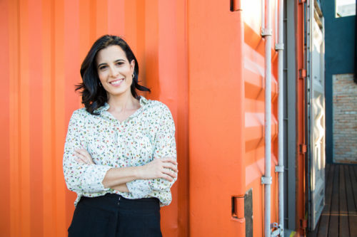 Editora Voo - Claudia Kubrusly em entrevista para a revista Revista-se da Reserva