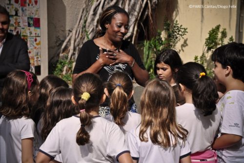 Editora Voo - Refugiados nas escolas ganha o apoio da Voo e amplia atuação para todo país